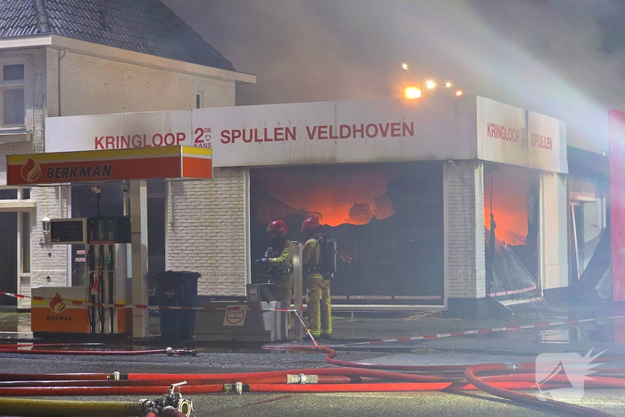 Zeer grote brand in kringloopwinkel verwoest panden