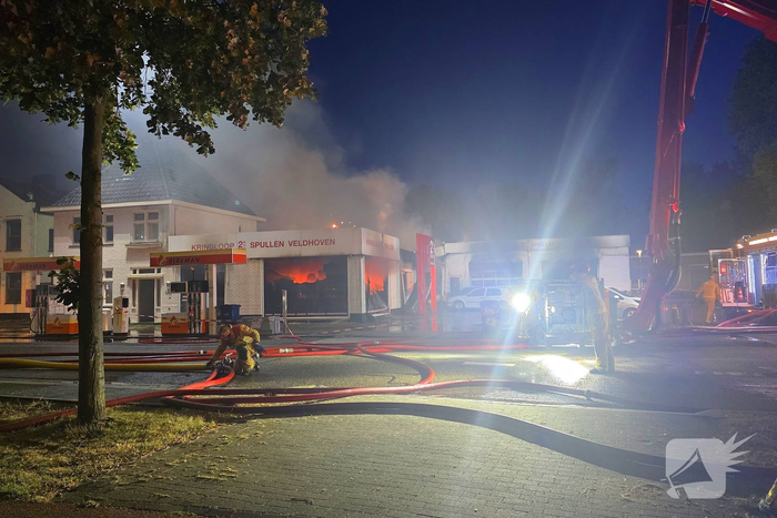 Zeer grote brand in kringloopwinkel verwoest panden