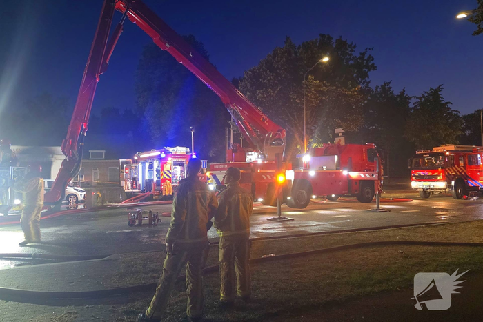 Zeer grote brand in kringloopwinkel verwoest panden