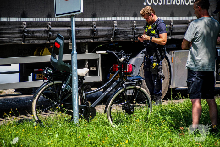 Ongeval tussen vrachtwagen en fietser, kindje zwaargewond naar ziekenhuis