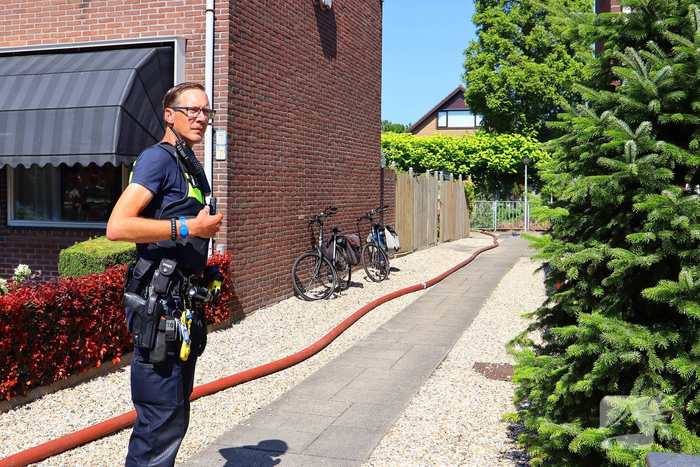Brandweer groots opgeroepen na ontploffing van accu