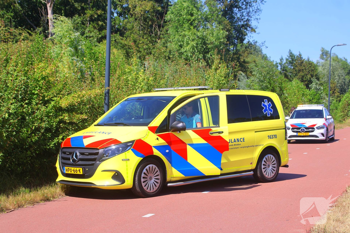 Scooterrijder en fietser in botsing op fietspad