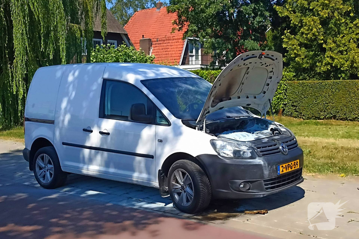 Brand in motorcompartiment bestelbus
