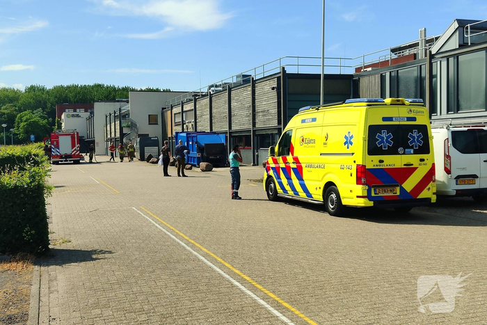 Schoolterrein afgezet na vloeistoflekkage