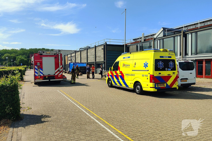 Schoolterrein afgezet na vloeistoflekkage