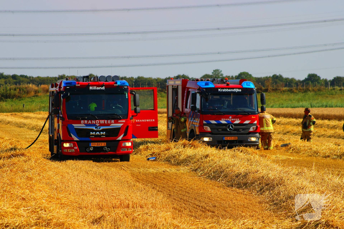 Boer voorkomt uitbreiding brand door tarwe te ploegen
