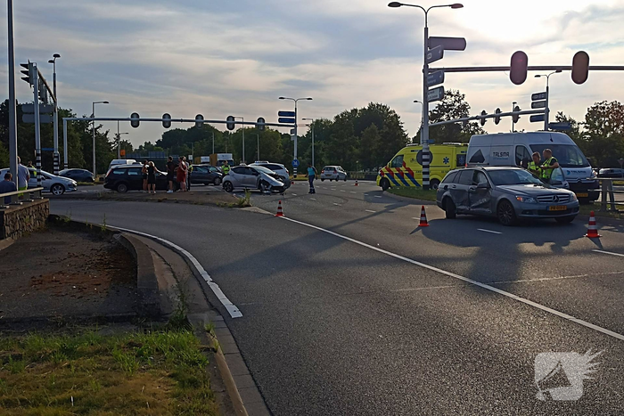 Hulpdiensten ingeschakeld na aanrijding