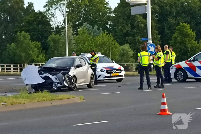 Hulpdiensten ingeschakeld na aanrijding