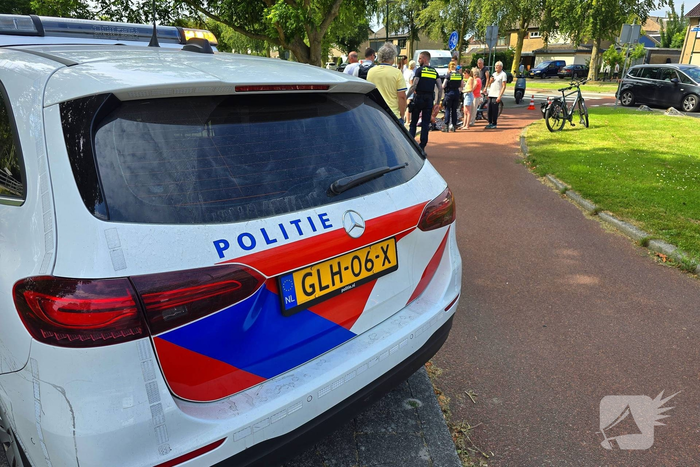 Oudere fietster komt ten val op fietspad en raakt gewond