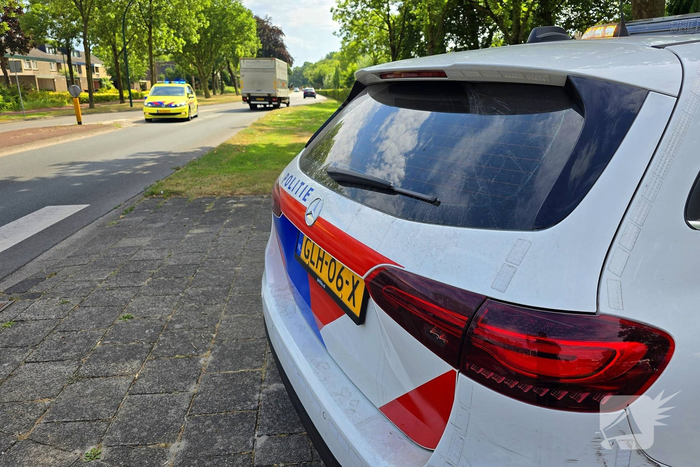 Oudere fietster komt ten val op fietspad en raakt gewond
