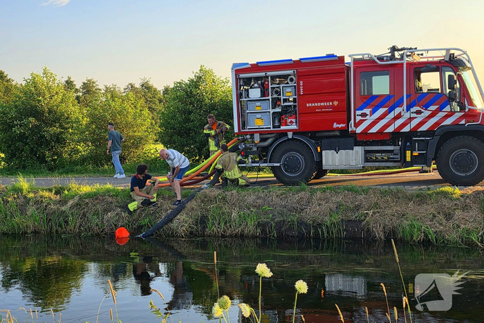 Brandweer massaal ingezet voor stal brand