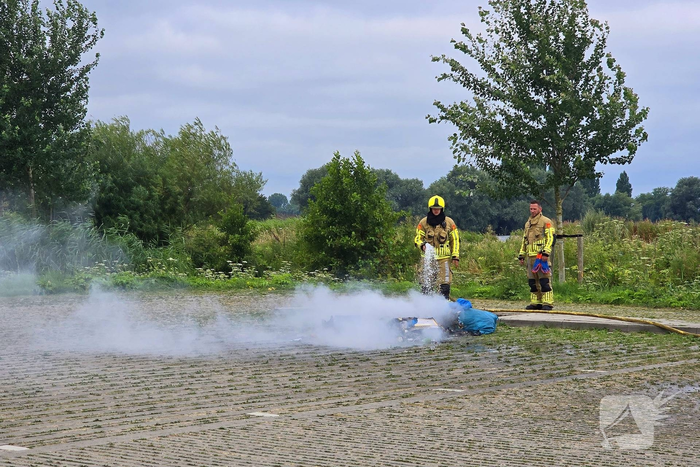 Afvalbrand door achtergelaten vuurwerk