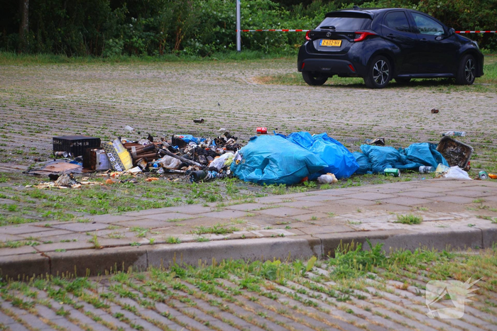 Afvalbrand door achtergelaten vuurwerk