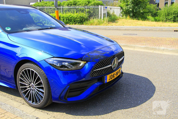 Motorrijder gewond bij aanrijding met auto