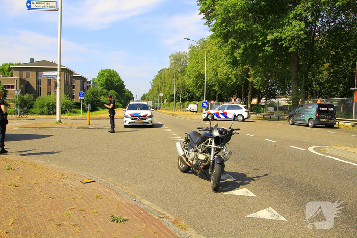 Motorrijder gewond bij aanrijding met auto