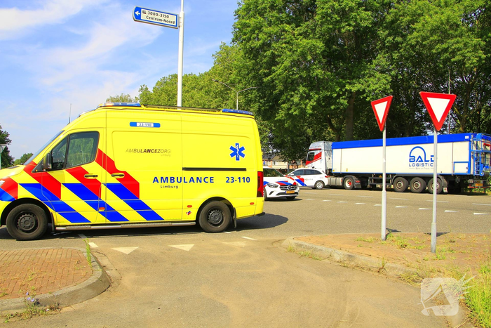 Motorrijder gewond bij aanrijding met auto