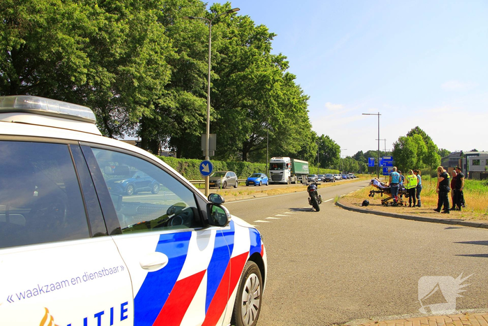 Motorrijder gewond bij aanrijding met auto