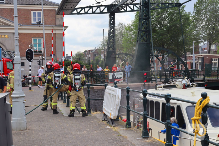 Brand in motorruimte passagiersboot zorgt voor rookontwikkeling