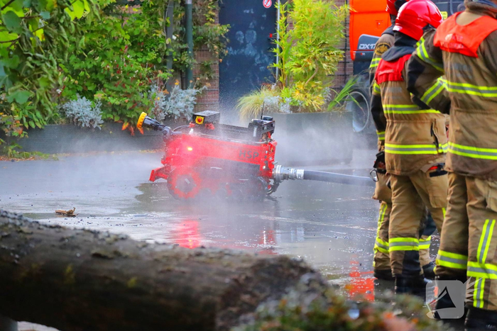 Brand in loods leidt tot grote rookontwikkeling