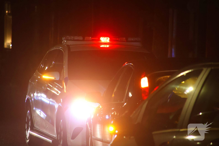Fietser botst achterop auto tijdens politiecontrole, burgermeester in actie