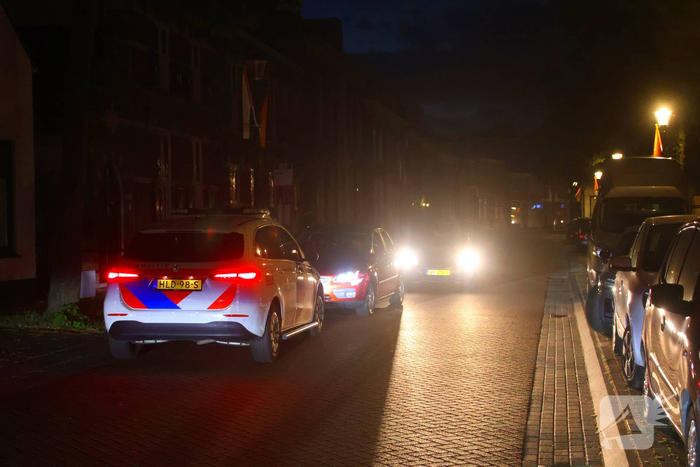 Fietser botst achterop auto tijdens politiecontrole, burgermeester in actie