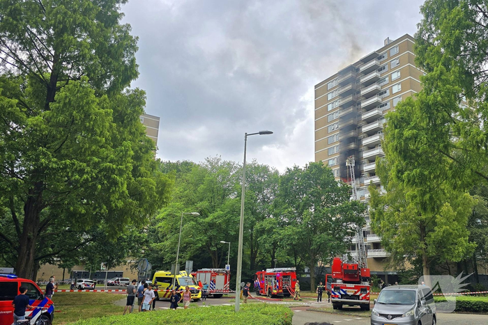 Balkons zwartgeblakerd door uitslaande flatbrand