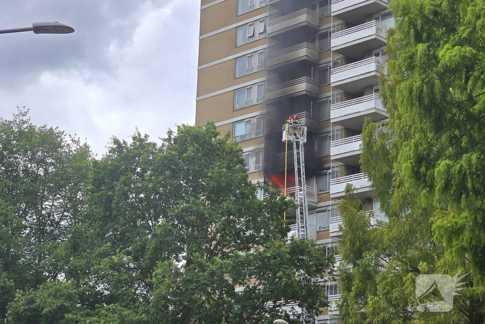 Balkons zwartgeblakerd door uitslaande flatbrand