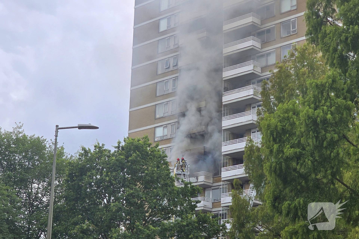 Balkons zwartgeblakerd door uitslaande flatbrand