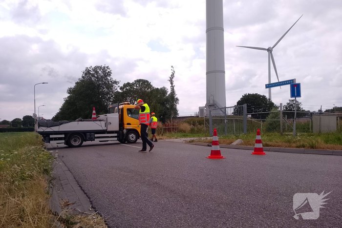 Brand bij afvalverwerkingsbedrijf in verre omtrek zichtbaar