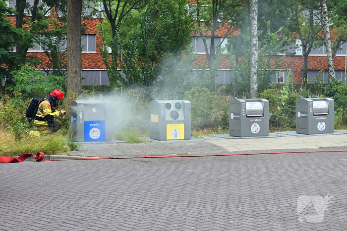 Brand in ondergrondse papiercontainer gedoofd