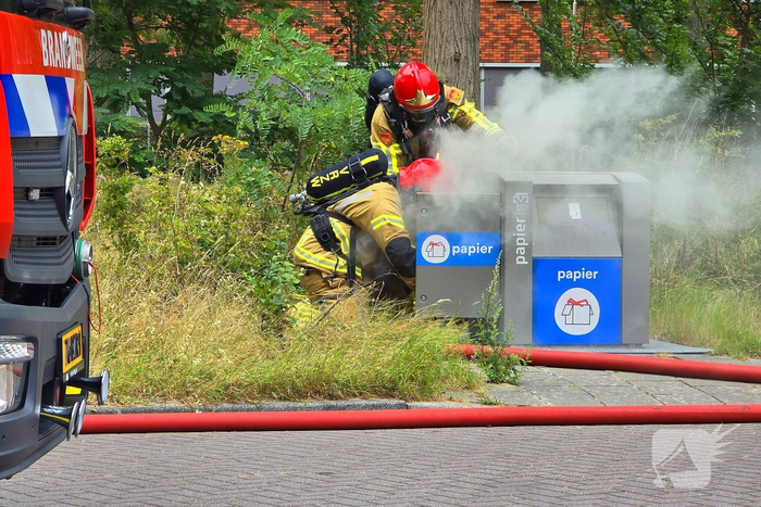 Brand in ondergrondse papiercontainer gedoofd
