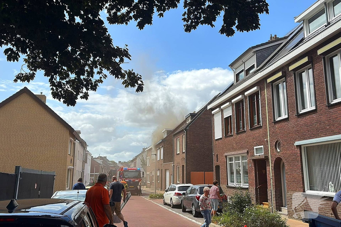 Veel rookontwikkeling bij grote woningbrand