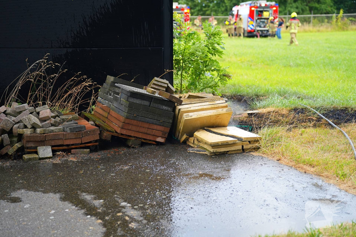 Brand in groenstrook leidt tot snelle inzet brandweer