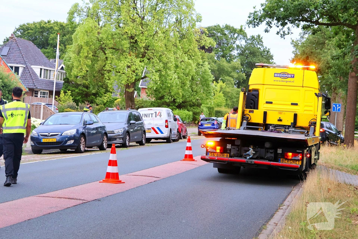 Automobilist ramt voertuig en belandt in sloot