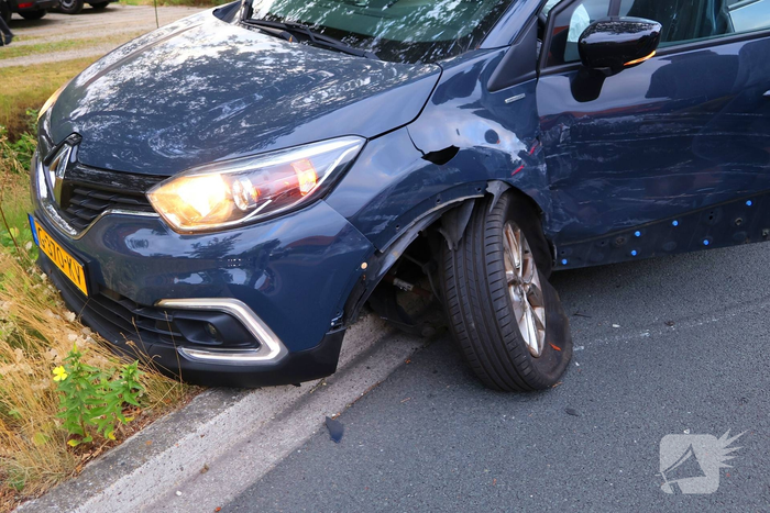 Automobilist ramt voertuig en belandt in sloot
