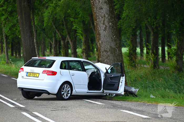 Auto zwaar beschadigd na eenzijdig ongeval
