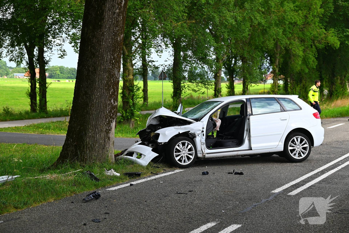 Auto zwaar beschadigd na eenzijdig ongeval