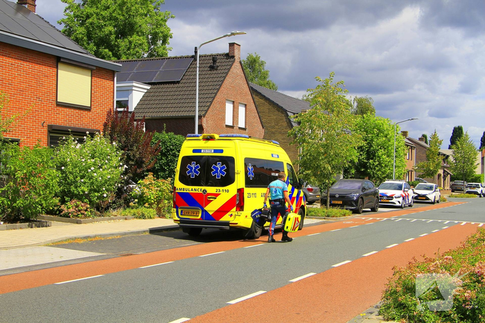 Brand in woning leidt tot ziekenhuisopname moeder en kind