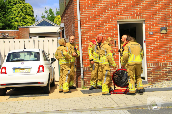 Brand in woning leidt tot ziekenhuisopname moeder en kind