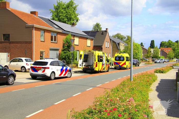 Brand in woning leidt tot ziekenhuisopname moeder en kind