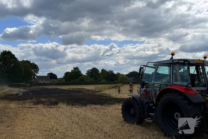 Buitenbrand op akker snel onder controle