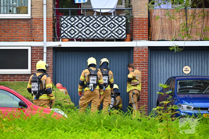 Brandweer onderzoekt gaslucht in pand