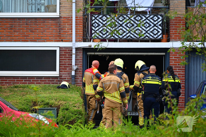 Brandweer onderzoekt gaslucht in pand