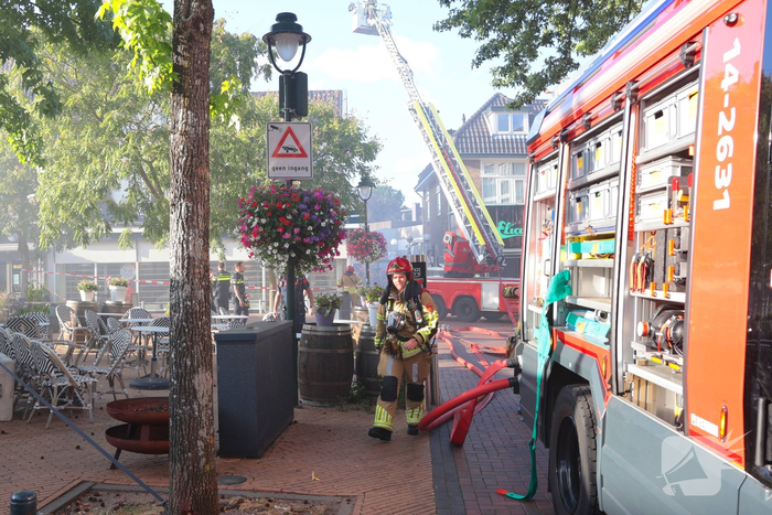 Grote brand in supermarkt leidt tot aanzienlijke hulpverlening