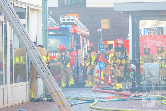 Grote brand in supermarkt leidt tot aanzienlijke hulpverlening