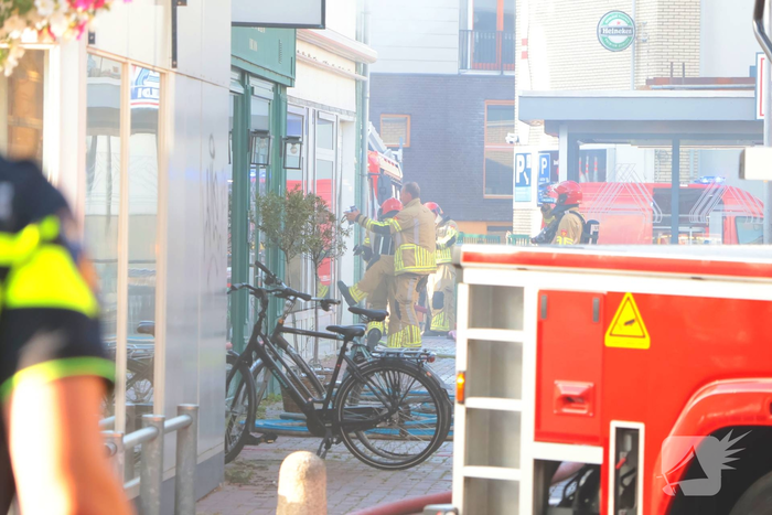 Grote brand in supermarkt leidt tot aanzienlijke hulpverlening