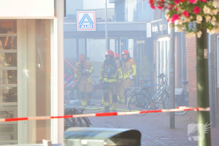 Grote brand in supermarkt leidt tot aanzienlijke hulpverlening
