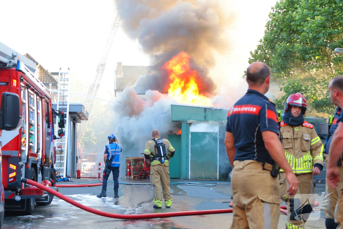 Grote brand in supermarkt leidt tot aanzienlijke hulpverlening