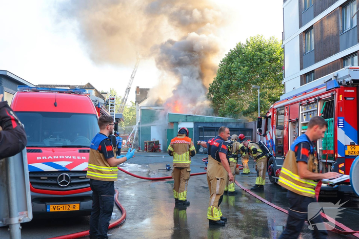 Grote brand in supermarkt leidt tot aanzienlijke hulpverlening