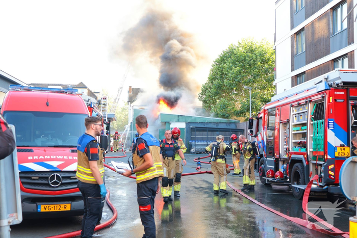 Grote brand in supermarkt leidt tot aanzienlijke hulpverlening